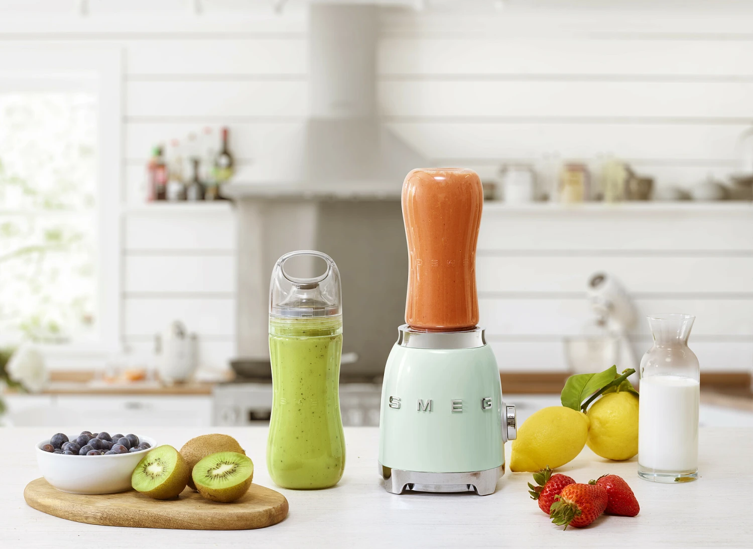 SMEG Smoothie Blender - Compact - Watergroen - 600 Ml - PBF01PGEU - Afbeelding 2